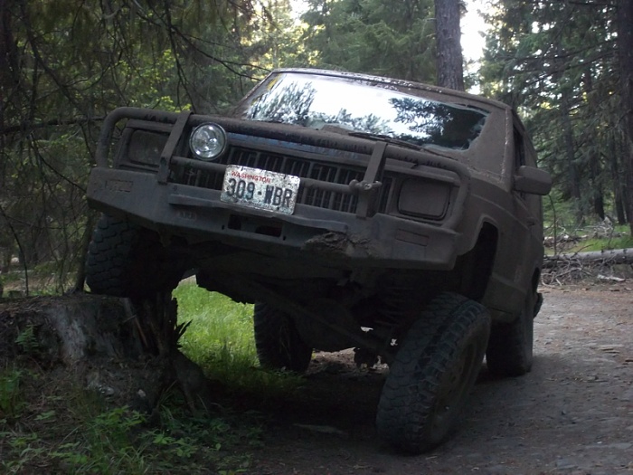 2 door cherokee club-image-637968318.jpg