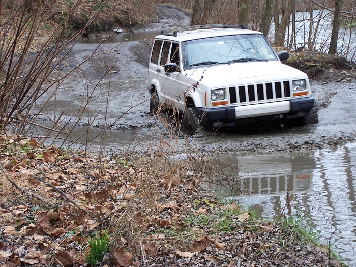 the White xj club-jeep-xj-026.jpg