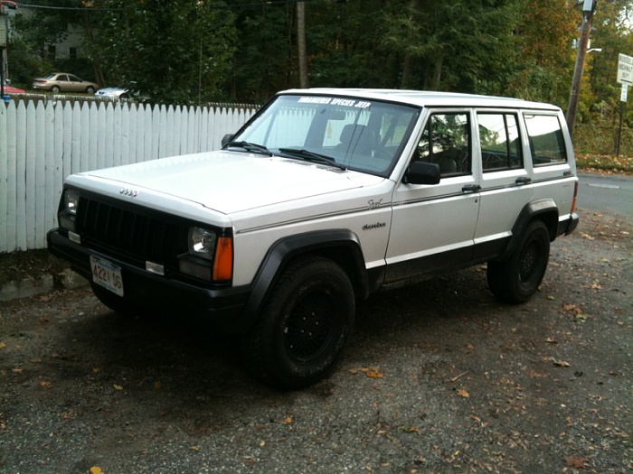 the White xj club-image-34343799.jpg