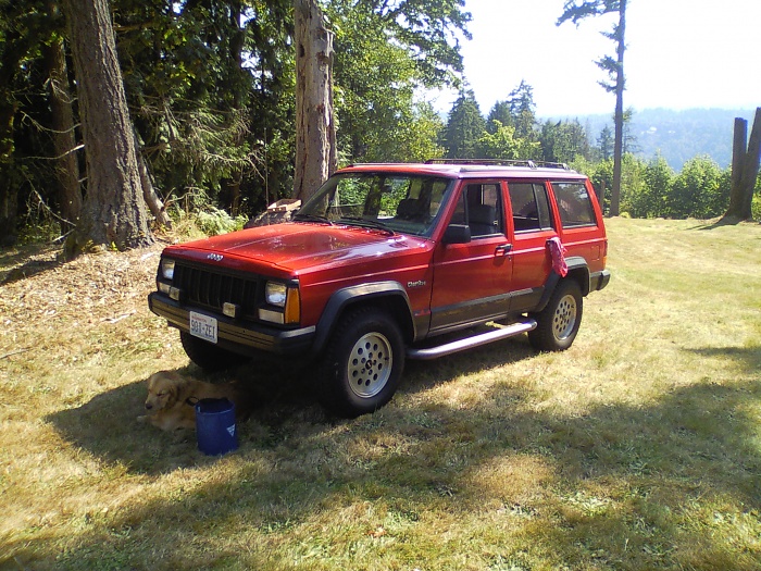 the RED xj club-jeep_cherokee.jpg