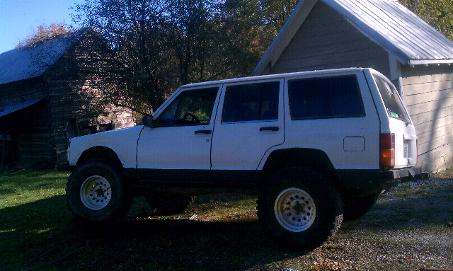 the White xj club-forumrunner_20111213_165556.jpg