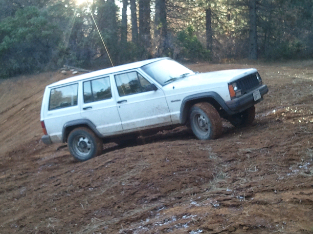 the White xj club-forumrunner_20111214_081856.jpg