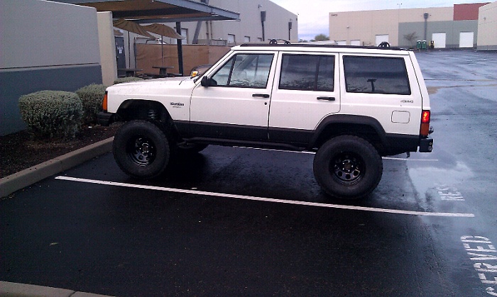 the White xj club-forumrunner_20111218_081706.jpg