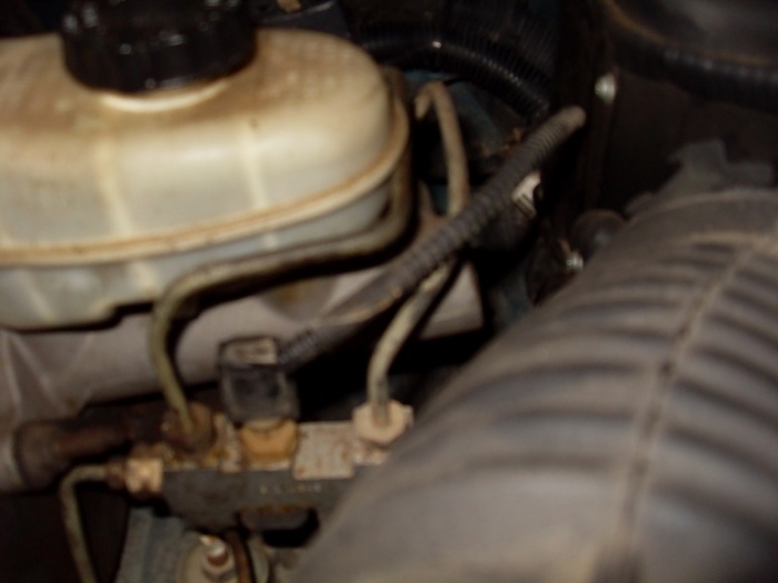 Do i have ABS brakes?-sdc10434.jpg