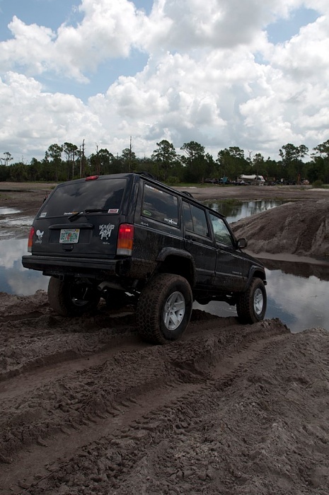 post the favorite picture of your jeep.-266627_10150241090686629_551901628_7204827_409217_o.jpg