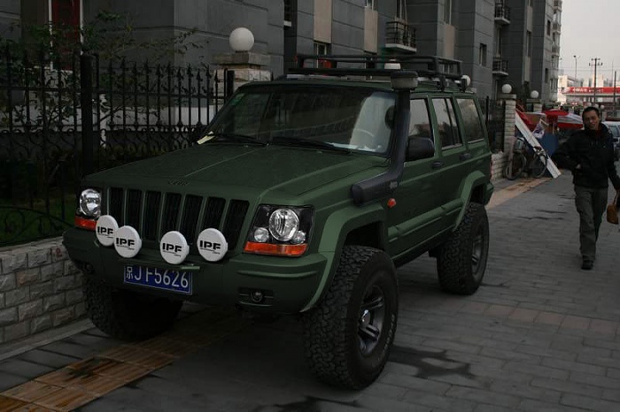 Jeep 2500 + China XJ-2500cherokeeg2.jpg