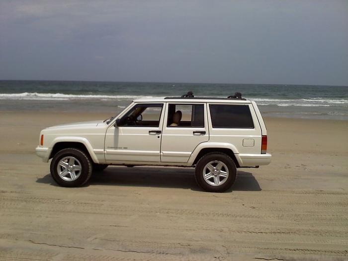 All Lift &amp; Tire questions go here!!!-jeeponbeach.jpg